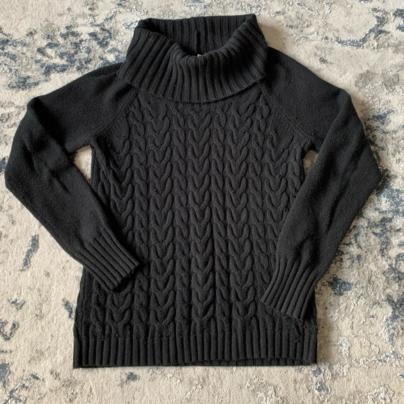 BANANA REPUBLIC BLACK KNIT TURTLENECK SWEATER SIZE M - Picture 1 of 3
